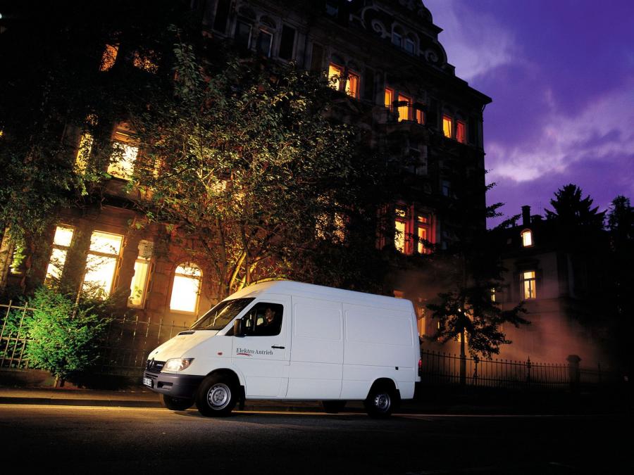  Mercedes-Benz Sprinter Van 2000 года  (фото 6 из 23)